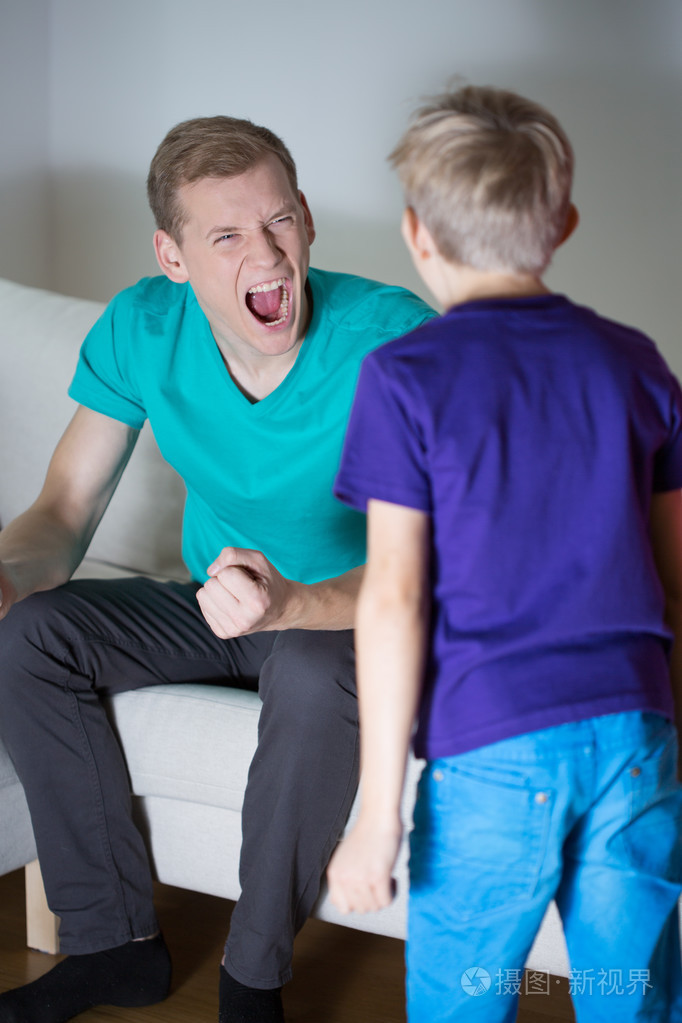 大吼大叫的父亲