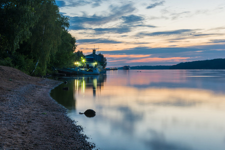 伏尔加河上的日落