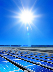 在字段 可再生能源的太阳能电池阵列