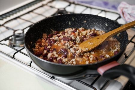 油炸洋葱，肉和豆类食品