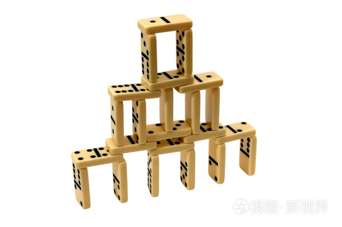 做的多米诺骨牌瓦片金字塔