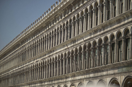 威尼斯圣马可广场建筑的典型建筑, 独一无二无误的建筑典范