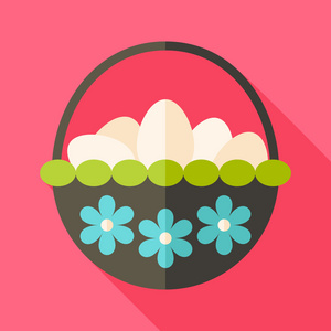复活节篮子鸡蛋和鲜花