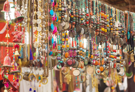丰富多彩的传统印度珠宝