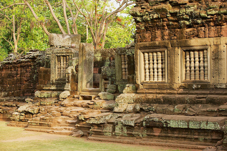 Phimai 历史公园的印度教寺庙遗址, 位于泰国的叻差。它是泰国最重要的高棉寺庙之一