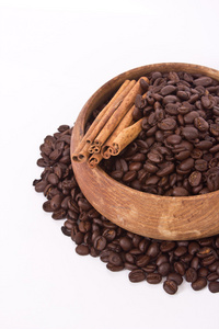 咖啡豆的木制小熊