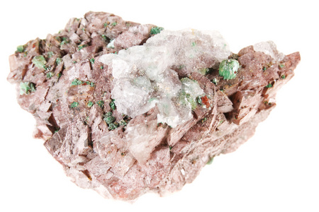 Conichalcite，一个白色的背景上孤立的矿物晶体