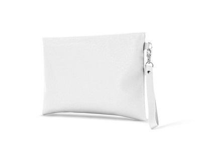 空白白色皮革高级把手袋与挂在白色背景隔离与剪裁路径