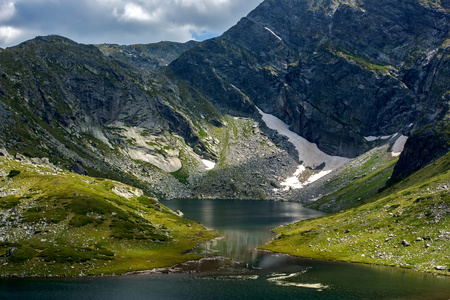 双胞胎，七里拉湖泊，里拉山