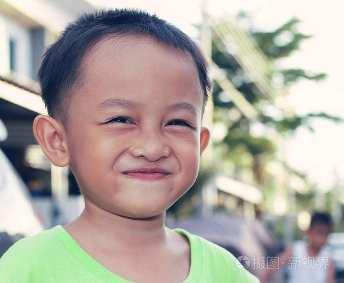 微笑泰国儿童复古过滤器