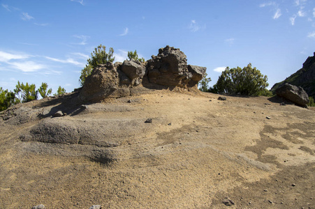 pico ruivo 徒步旅行, 神奇的风景, 令人难以置信的景色, 阳光明媚的天气与低云, 岛屿马德拉, 葡萄牙