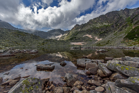 里拉山，musalenski 湖和大部分峰