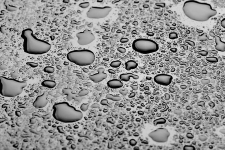 地板上的水滴图片