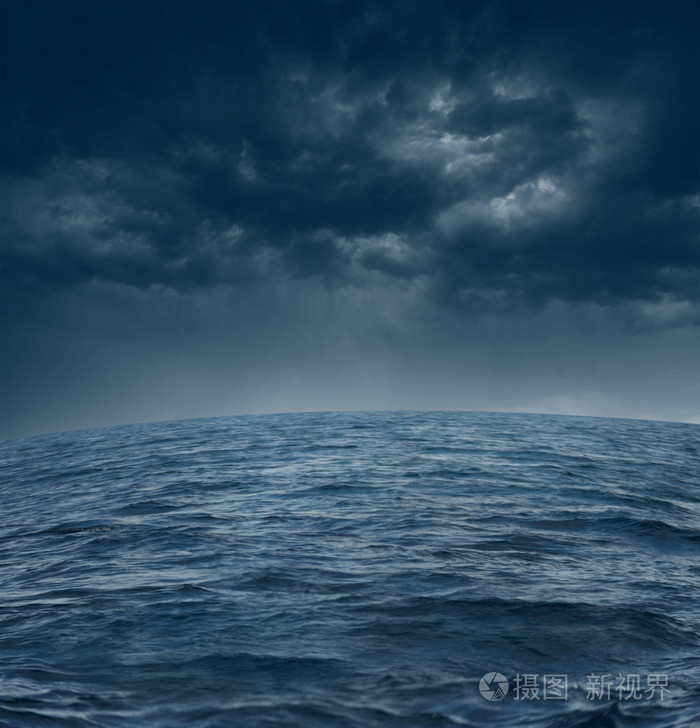风雨如磐的海洋