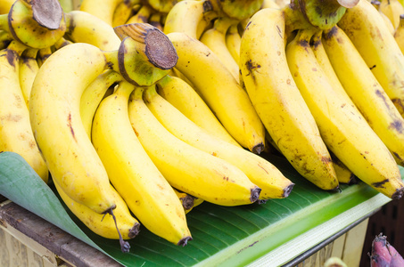 香蕉在当地街头市场