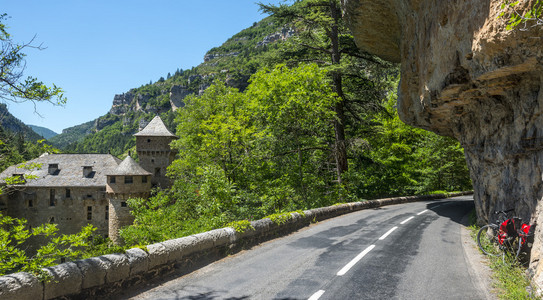 三峡杜塔恩 城堡