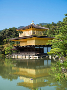 金阁寺金阁寺是禅宗佛寺和旅游目的地, 在日本京都享有盛誉