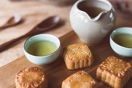 中国中秋月饼茶食品图片