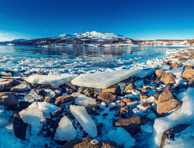 冬天挪威湖