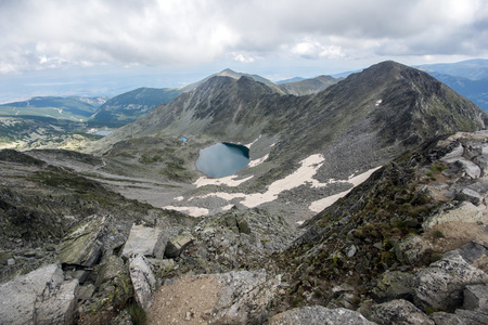 ledenoto ice 湖里拉山