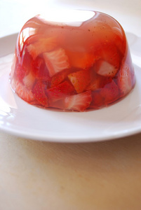 用草莓果冻照片