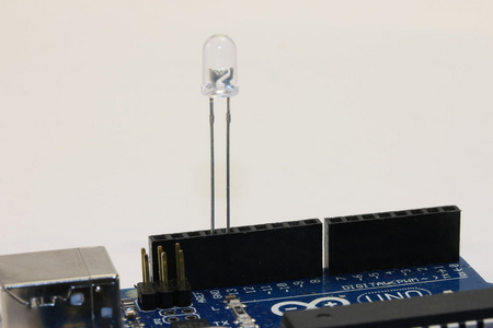 Arduino，Diy 和电子元器件