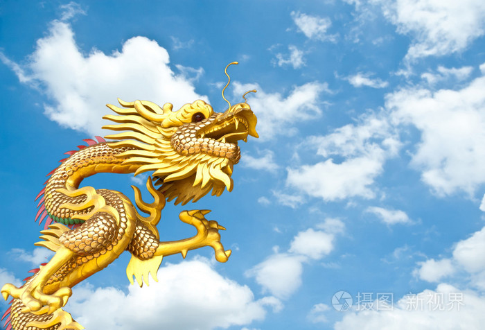 天空金色中国龙