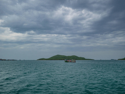 令人惊叹的田园般的海洋和美丽的天空海岛景观在假期时间, 夏季促