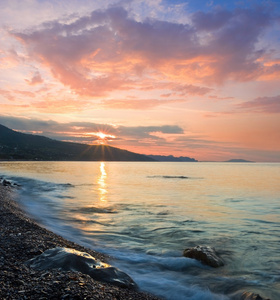 清晨在海岸上