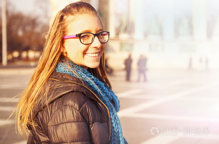 出差旅行的女孩
