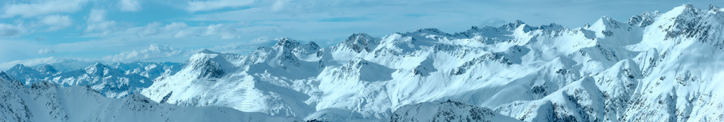 Silvretta 阿尔卑斯山冬季视图 奥地利。全景