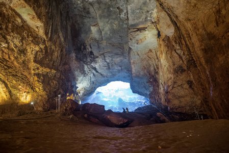 Silifke 地区天堂峡谷深处的洞穴观。梅尔辛土耳其