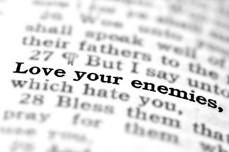 新约圣经报价爱你的敌人