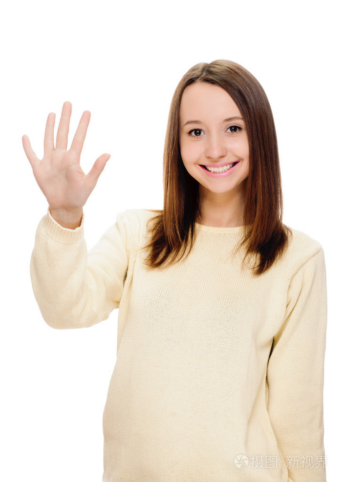 微笑的女人显示五个手指的肖像