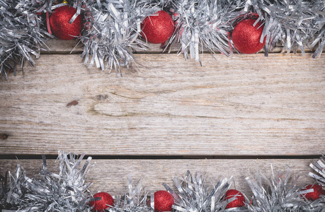 圣诞快乐概念与灰色装饰老木板