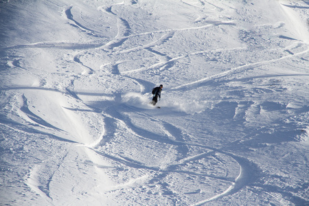 在山的单板滑雪 freerider