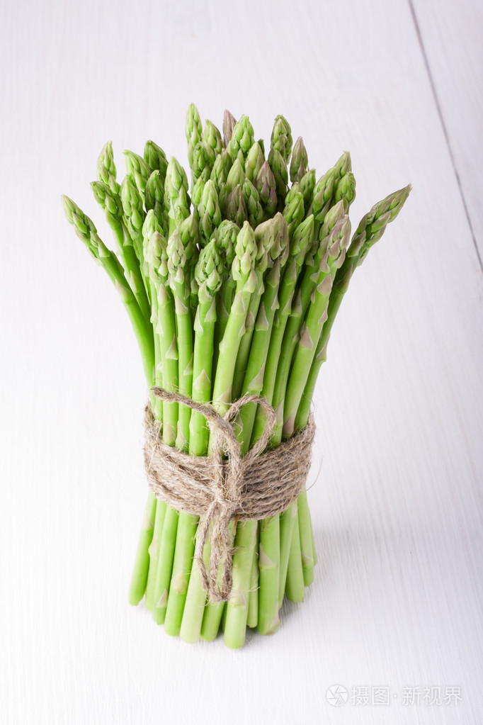 一束新鲜绿芦笋