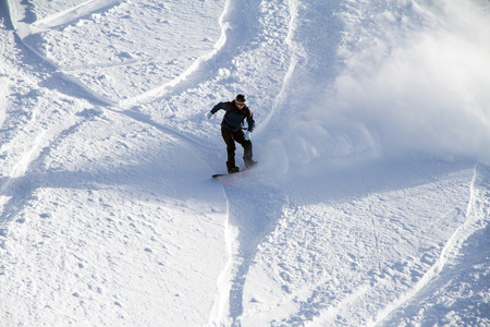 在山的单板滑雪 freerider