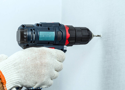 充电式电钻图片