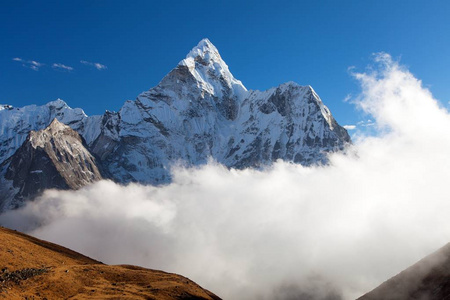 晚上的装载 Ama 这样观去珠峰大本营，昆布谷，Solukhumbu，萨加玛塔国家公园尼泊尔的喜马拉雅山山脉的路