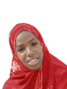 戴着红色的头巾,孤立的年轻黑人美女照片