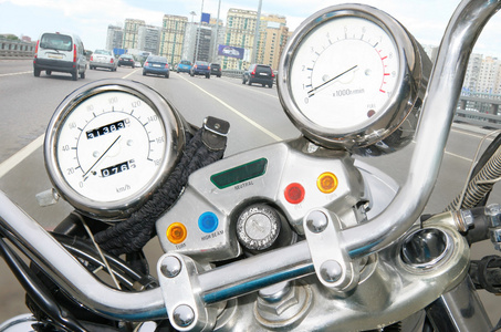 测速仪和摩托车 tachometre