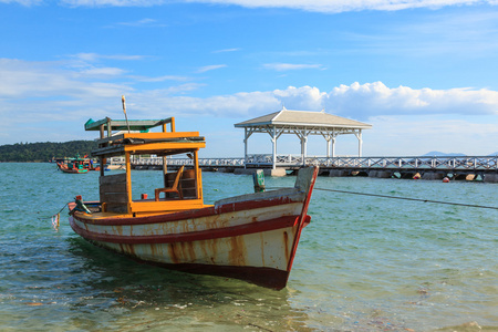 小船在海与桥停车场