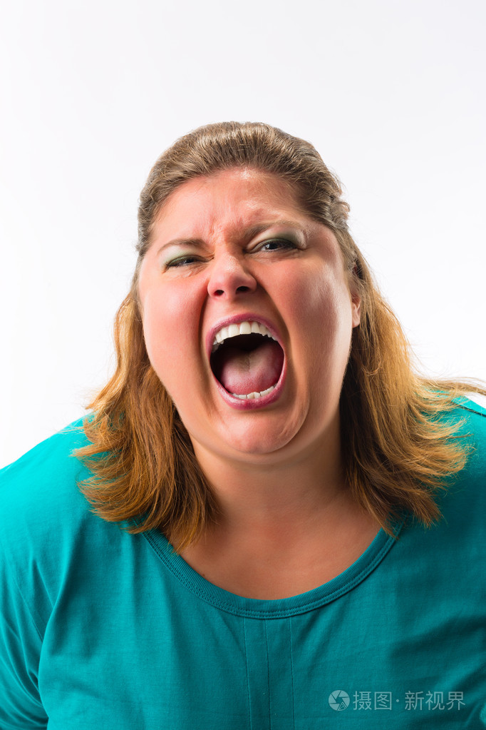 女人大声尖叫