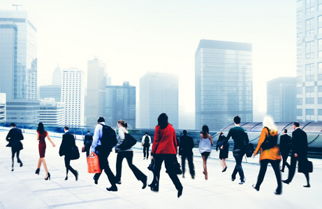 业务人行走在城市照片