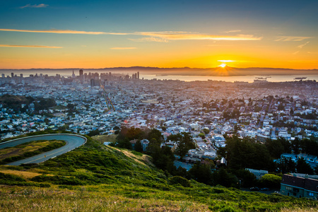 从双峰，San Francisco，加利福尼亚州的日出