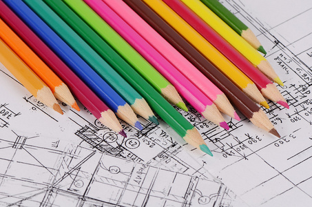 房屋设计与彩色铅笔