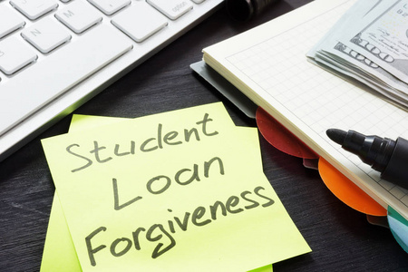 学生贷款宽恕写在一个备忘录棒