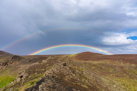 北冰岛 Jokulsargljufur 国家公园 Hafragilsfoss 瀑布和峡谷附近的彩虹
