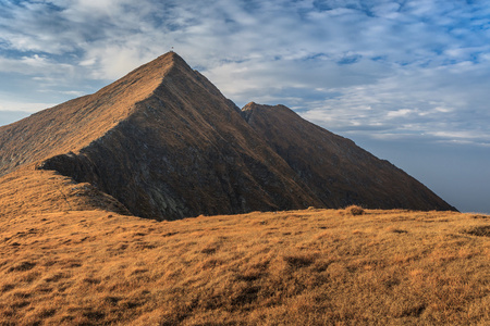 moldoveanu 高峰 fagaras 山中